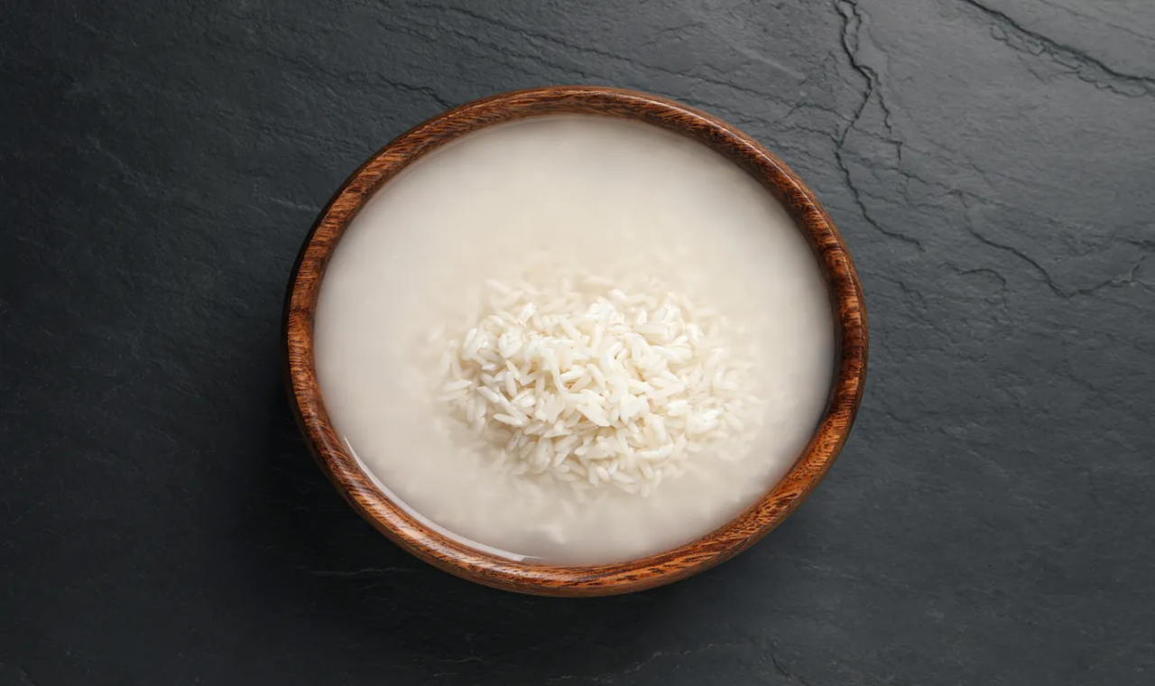 Amazing Benefits of White Rice Water – In Simple Words